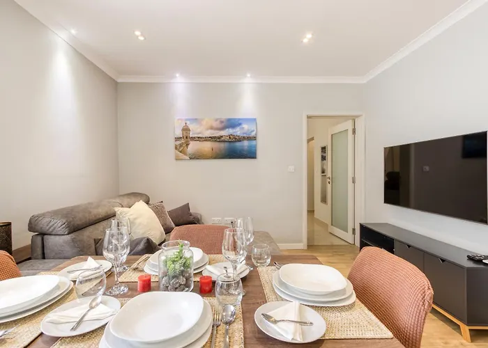 Cosy 2br Home, Centre Of Msida With Full Amenities By 360 Estates アパート Tal-Ħriereb