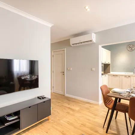 Central Msida Apartment With Workspace, Wi-Fi And Ac *