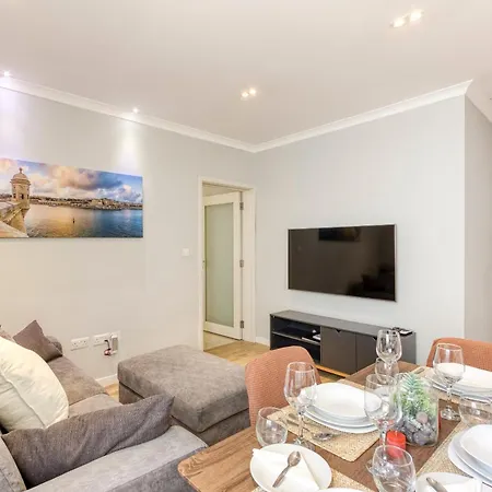 Central Msida Apartment With Workspace, Wi-Fi And Ac Apartment