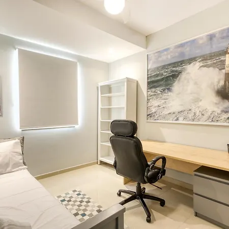 Central Msida Apartment With Workspace, Wi-Fi And Ac * Tal-Hriereb