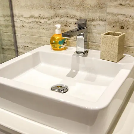 Lejlighed Central Msida Apartment With Workspace, Wi-Fi And Ac
