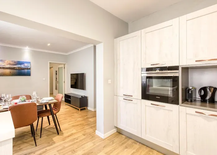 Cosy 2br Home, Centre Of Msida With Full Amenities By 360 Estates Tal-Hriereb